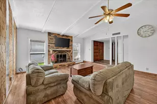 2705 Treeview Dr, Arlington, TX 76016 - Photo 9