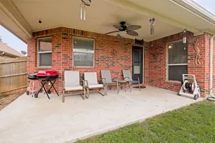5836 Summerwood Dr, Grand Prairie, TX 75052 - Photo 23