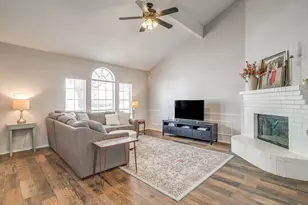 7104 Summerset Dr, Benbrook, TX 76126 - Photo 5