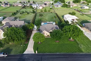 5541 Virginia Dr, Justin, TX 76247 - Photo 3