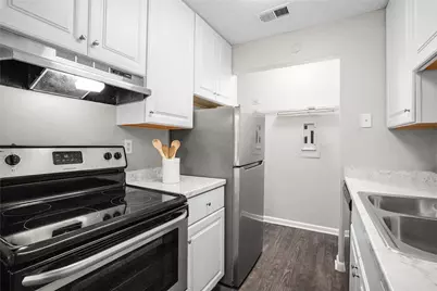 4502 Gaston Avenue #319, Dallas, TX 75246 - Photo 11
