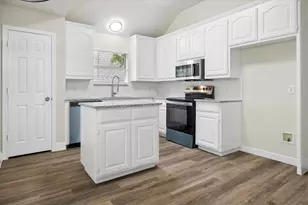 7205 Elm Wood Dr, North Richland Hills, TX 76182 - Photo 13