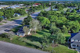 933 N Main St, Muenster, TX 76252 - Photo 17