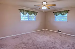 933 N Main St, Muenster, TX 76252 - Photo 11