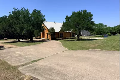 305 Twin Lakes Drive, Waxahachie, TX 75165 - Photo 3