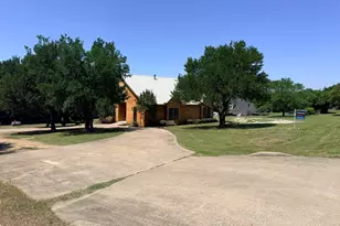 305 Twin Lakes Dr, Waxahachie, TX 75165 - Photo 3