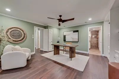 435 W Northgate Drive, Irving, TX 75062 - Photo 17