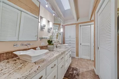435 W Northgate Drive, Irving, TX 75062 - Photo 13