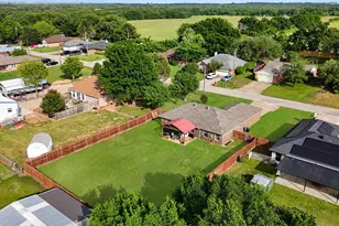 3928 Country Meadows Cir, Granbury, TX 76049 - Photo 23