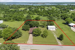 3028 English Creek Dr, Azle, TX 76020 - Photo 3