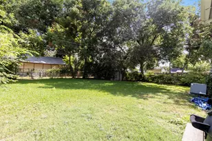 1513 Davis Blvd, Garland, TX 75042 - Photo 23