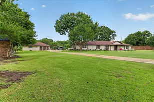 105 Elm Dr, Oak Leaf, TX 75154 - Photo 37