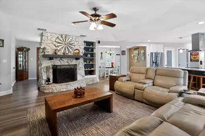 105 Elm Drive, Oak Leaf, TX 75154 - Photo 13