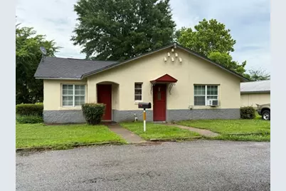 302 E 11th Street, Mt Pleasant, TX 75455 - Photo 1