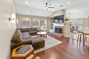 6315 Fannin Dr, Arlington, TX 76001 - Photo 11