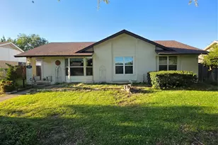 1273 Valencia Ln, Lewisville, TX 75067 - Photo 1