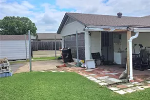 1273 Valencia Ln, Lewisville, TX 75067 - Photo 15