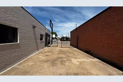 2726 W Mockingbird Lane, Dallas, TX 75235 - Photo 15