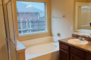 11956 Kingsville Dr, Frisco, TX 75035 - Photo 11