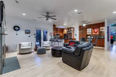 5804 Preston Fairways Drive, Dallas, TX 75252 - Photo 9