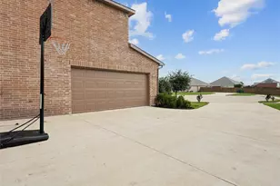 1556 Woodlake Dr, Waxahachie, TX 75165 - Photo 3