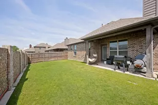 1014 W Villas Ct, Lewisville, TX 75067 - Photo 25