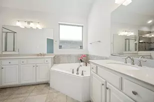 1014 W Villas Ct, Lewisville, TX 75067 - Photo 9
