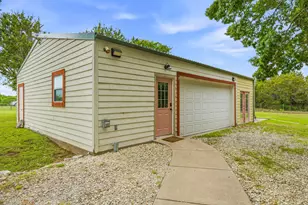 2165 Lakeside Dr, Bluff Dale, TX 76433 - Photo 29