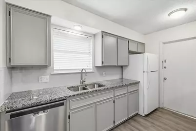 7208 Misty Meadow Drive S, Fort Worth, TX 76133 - Photo 11