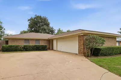 7208 Misty Meadow Drive S, Fort Worth, TX 76133 - Photo 3
