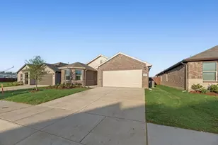 8556 Dunnstown Dr, Fort Worth, TX 76131 - Photo 3