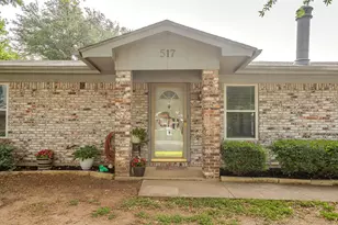 517 Post Oak Ln, Burleson, TX 76028 - Photo 3