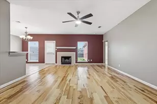 115 Loda Ct, Grand Prairie, TX 75050 - Photo 9