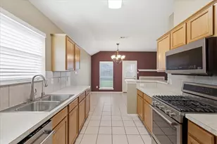 115 Loda Ct, Grand Prairie, TX 75050 - Photo 13