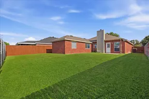 115 Loda Ct, Grand Prairie, TX 75050 - Photo 27
