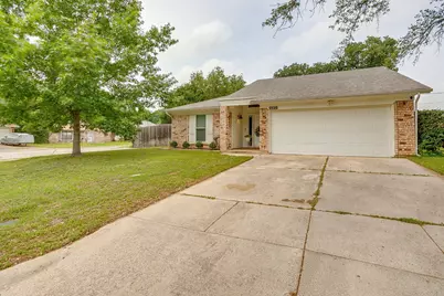 2135 Reverchon Drive, Arlington, TX 76017 - Photo 5