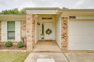 2135 Reverchon Dr, Arlington, TX 76017 - Photo 3