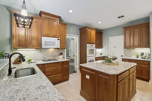 8909 Preston Wood Dr, McKinney, TX 75072 - Photo 11