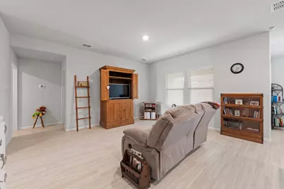313 Crestridge Drive N, Cleburne, TX 76033 - Photo 11