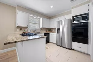 212 S Heights Dr, Crowley, TX 76036 - Photo 13