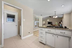 212 S Heights Dr, Crowley, TX 76036 - Photo 15