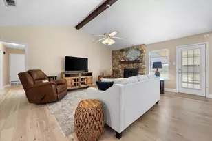 212 S Heights Dr, Crowley, TX 76036 - Photo 7