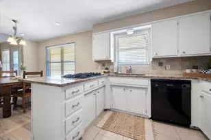 212 S Heights Dr, Crowley, TX 76036 - Photo 15