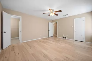 212 S Heights Dr, Crowley, TX 76036 - Photo 23