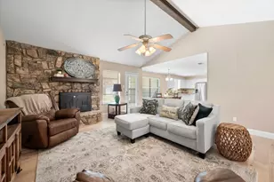 212 S Heights Dr, Crowley, TX 76036 - Photo 9