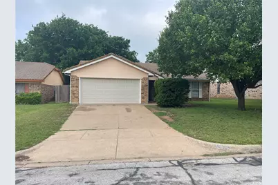 7420 Meadow Creek Drive, Fort Worth, TX 76133 - Photo 1