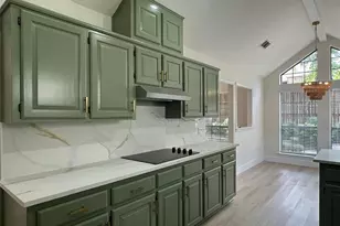 2109 S Winding Creek Dr, Grapevine, TX 76051 - Photo 9