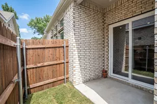 2035 Sherwood Dr, Garland, TX 75041 - Photo 39