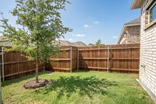 2035 Sherwood Dr, Garland, TX 75041 - Photo 37