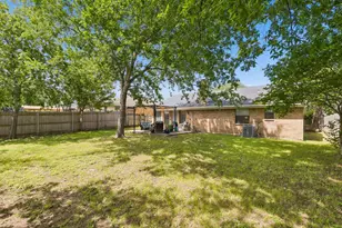 825 Bristol Ave, Saginaw, TX 76179 - Photo 23